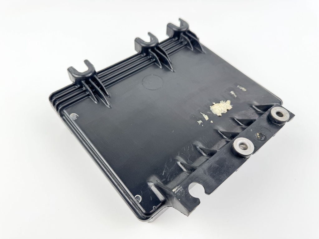 2008 Evinrude 300 HP 2 Stroke Outboard Engine Control Unit ECU EMM 0586982 OEM