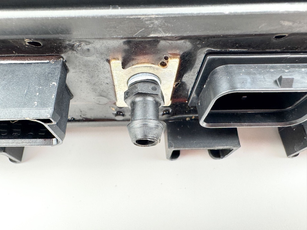 2008 Evinrude 300 HP 2 Stroke Outboard Engine Control Unit ECU EMM 0586982 OEM