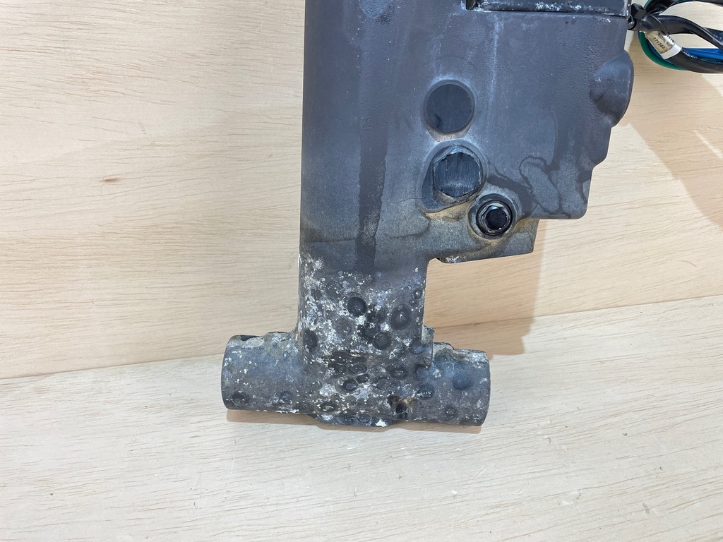 2008 Evinrude Etec 115HP Outboard Trim & Tilt Assembly 5005756 5008949