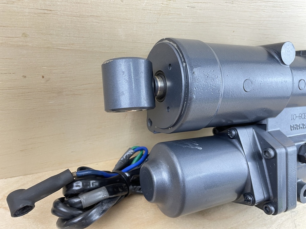 2011 Yamaha 90HP F90 4 Stroke Outboard Power Trim & Tilt Assembly 6D8-43800-12-8D