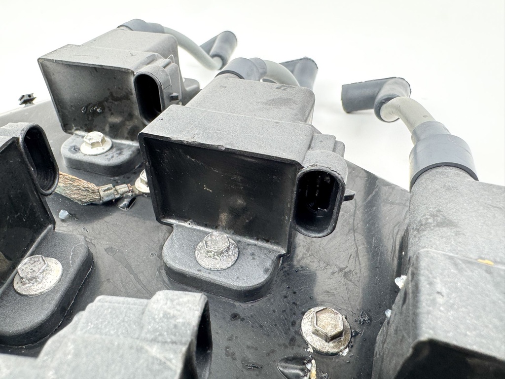 2001 Mercury 150 HP 2 Stroke Outboard Ignition Coil Set W/ Plate 827509T7 OEM