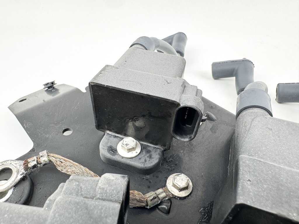 2001 Mercury 150 HP 2 Stroke Outboard Ignition Coil Set W/ Plate 827509T7 OEM