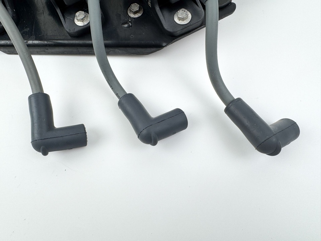 2001 Mercury 150 HP 2 Stroke Outboard Ignition Coil Set W/ Plate 827509T7 OEM