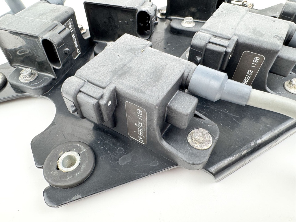 2001 Mercury 150 HP 2 Stroke Outboard Ignition Coil Set W/ Plate 827509T7 OEM