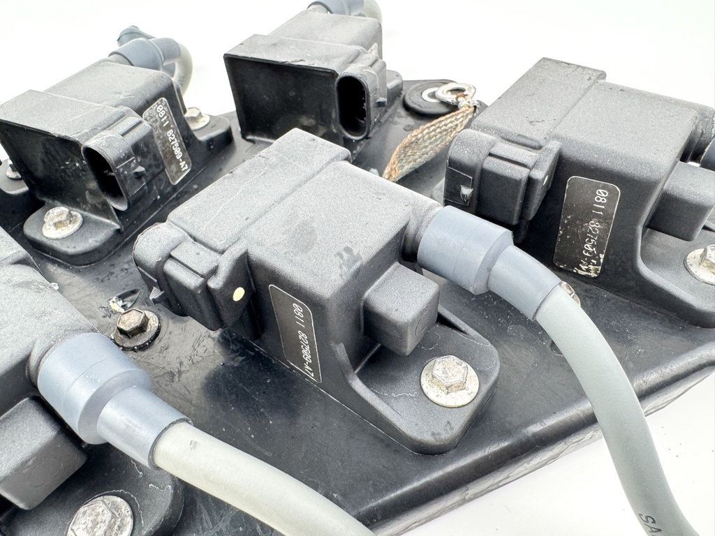 2001 Mercury 150 HP 2 Stroke Outboard Ignition Coil Set W/ Plate 827509T7 OEM