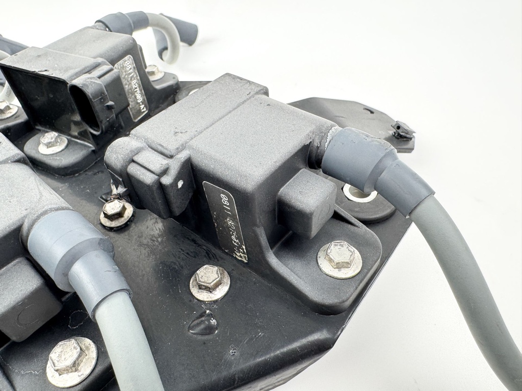 2001 Mercury 150 HP 2 Stroke Outboard Ignition Coil Set W/ Plate 827509T7 OEM