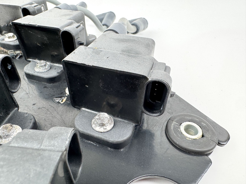 2001 Mercury 150 HP 2 Stroke Outboard Ignition Coil Set W/ Plate 827509T7 OEM