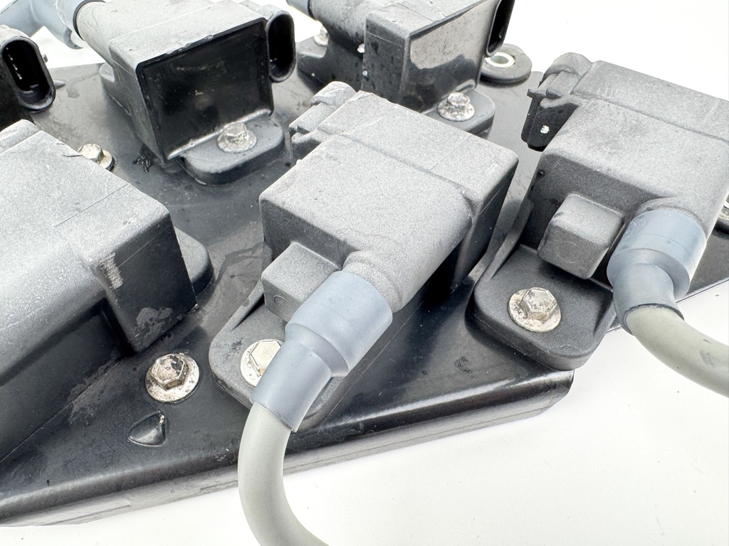 2001 Mercury 150 HP 2 Stroke Outboard Ignition Coil Set W/ Plate 827509T7 OEM