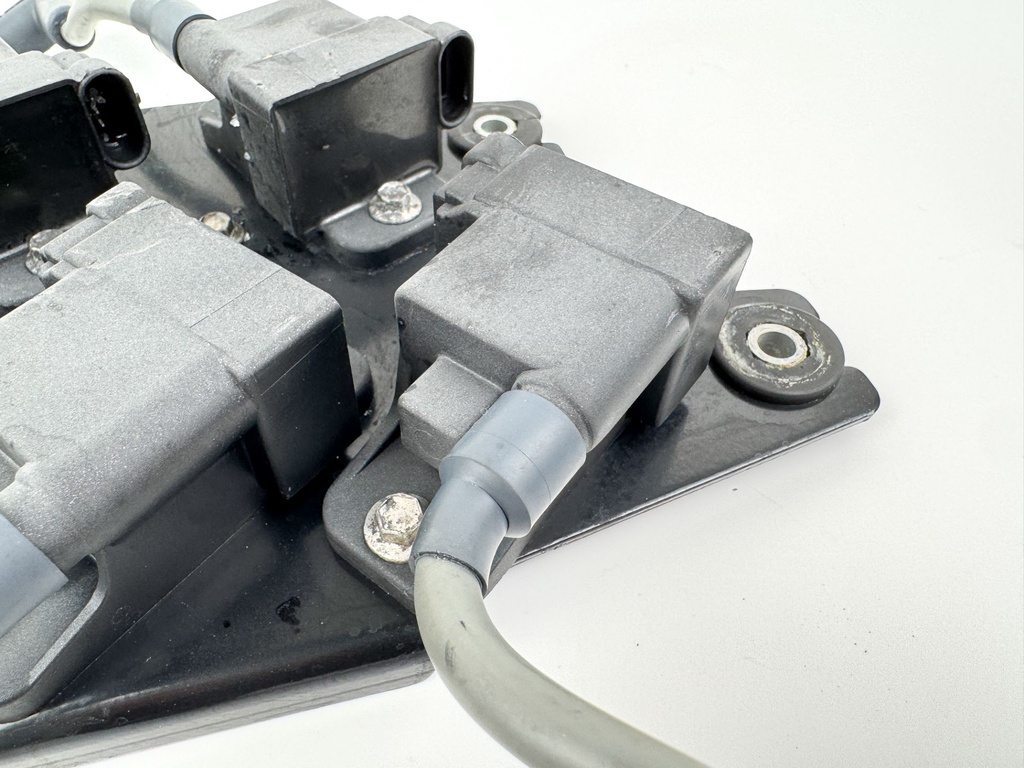 2001 Mercury 150 HP 2 Stroke Outboard Ignition Coil Set W/ Plate 827509T7 OEM