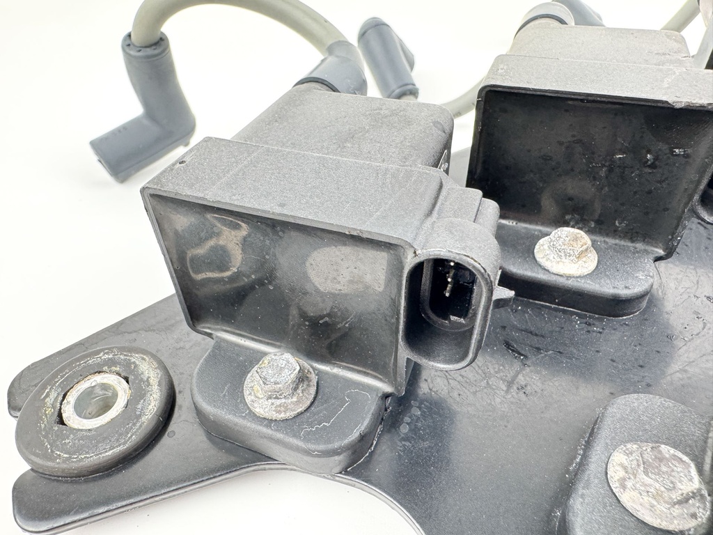 2001 Mercury 150 HP 2 Stroke Outboard Ignition Coil Set W/ Plate 827509T7 OEM