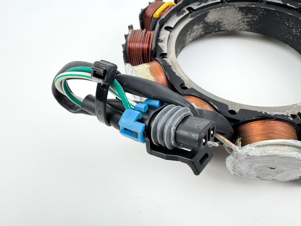 2001 Mercury 150 HP 2 Stroke Outboard Stator Assembly 858404T3 OEM