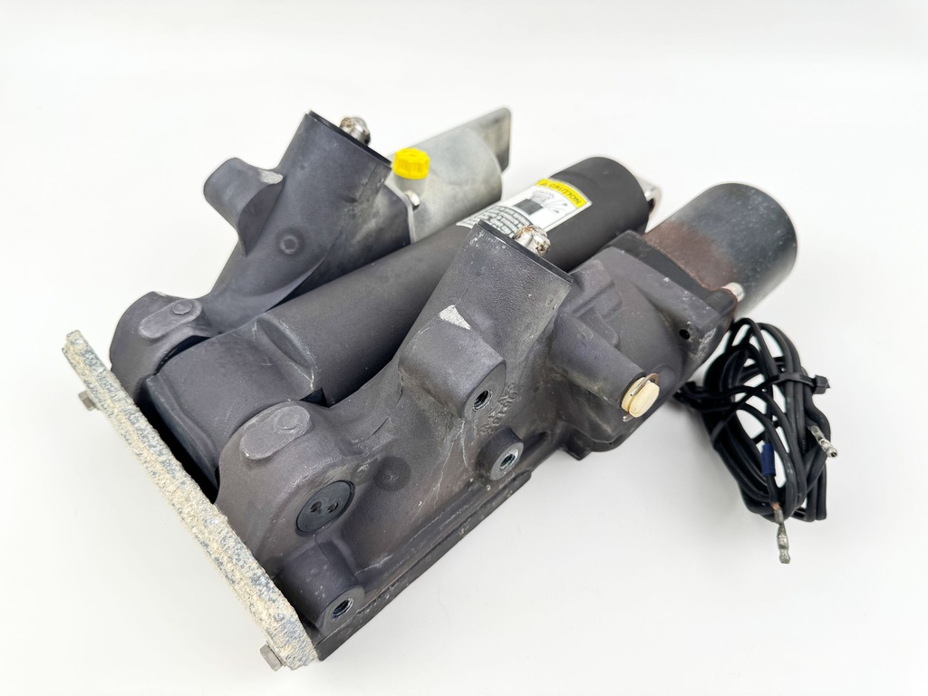 2001 Mercury 150 HP 2 Stroke Outboard Power Trim Tilt Unit 855998A11 OEM