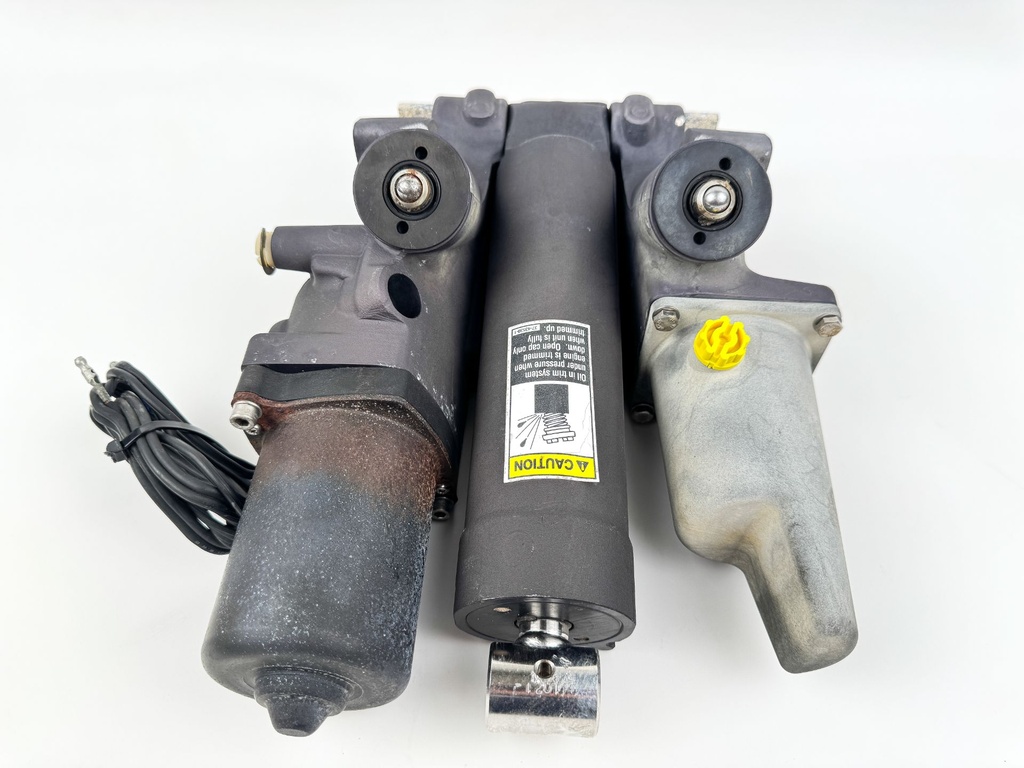 2001 Mercury 150 HP 2 Stroke Outboard Power Trim Tilt Unit 855998A11 OEM