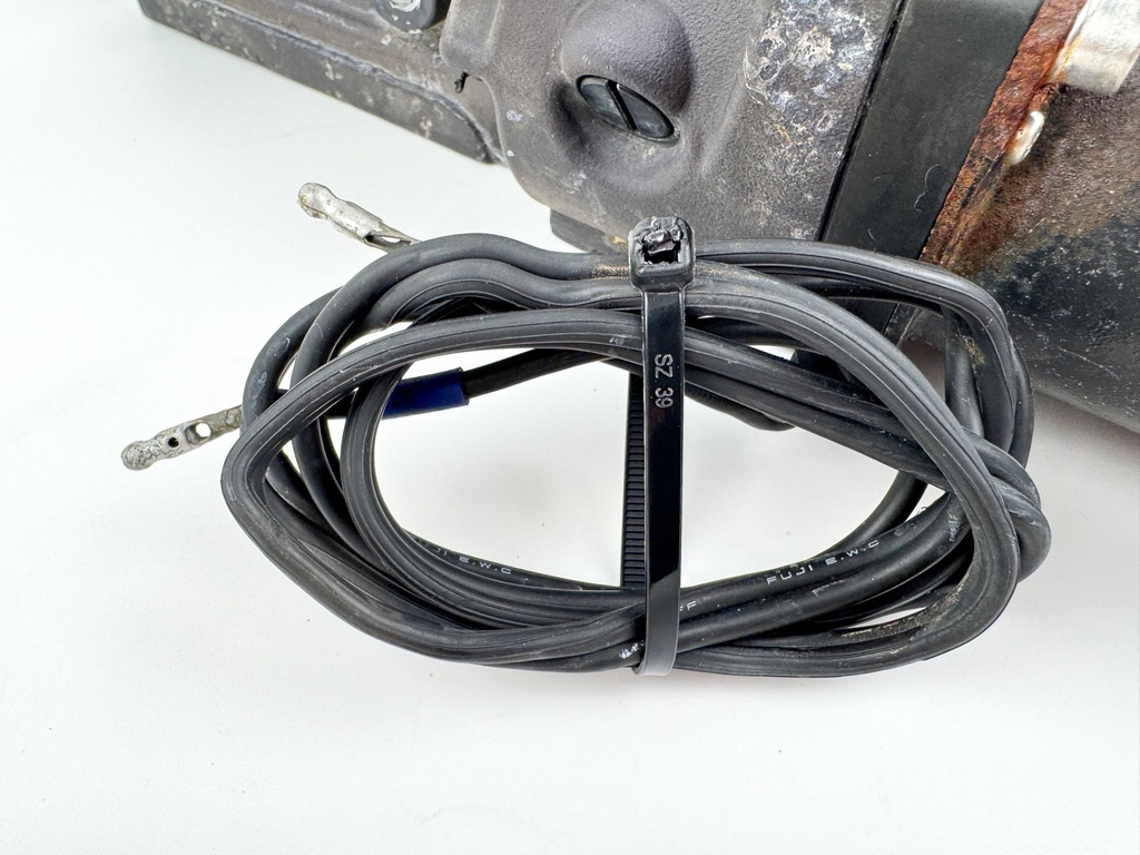 2001 Mercury 150 HP 2 Stroke Outboard Power Trim Tilt Unit 855998A11 OEM