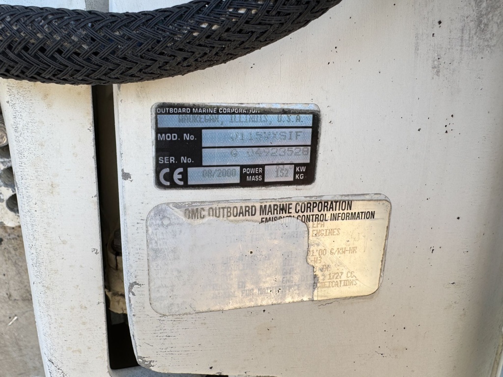 2001 Johnson 115HP 2 Stroke Outboard Engine With 25" Shift - Good Condition