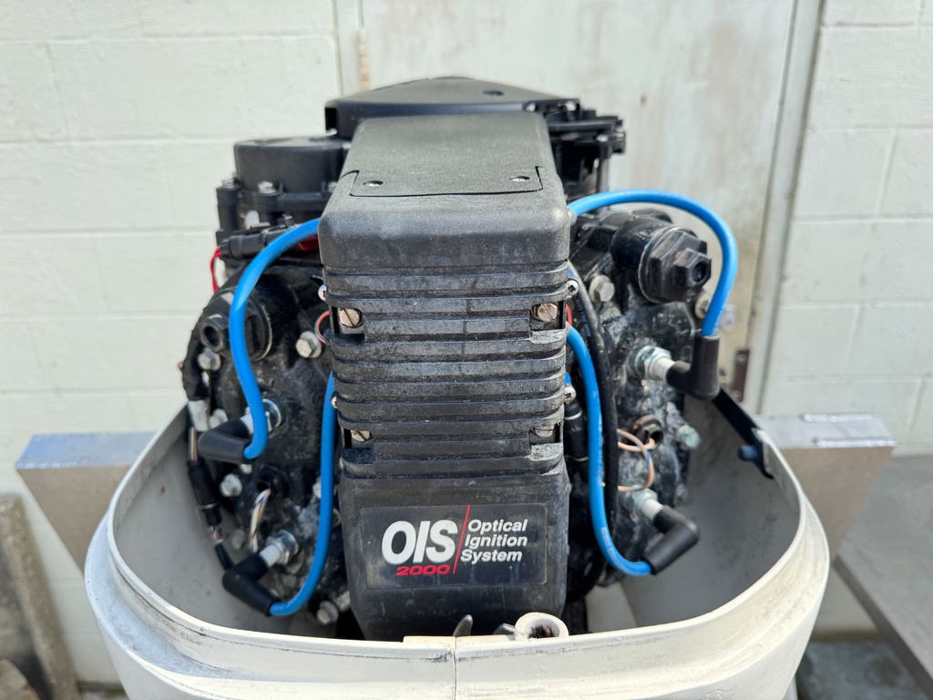 2001 Johnson 115HP 2 Stroke Outboard Engine With 25" Shift - Good Condition