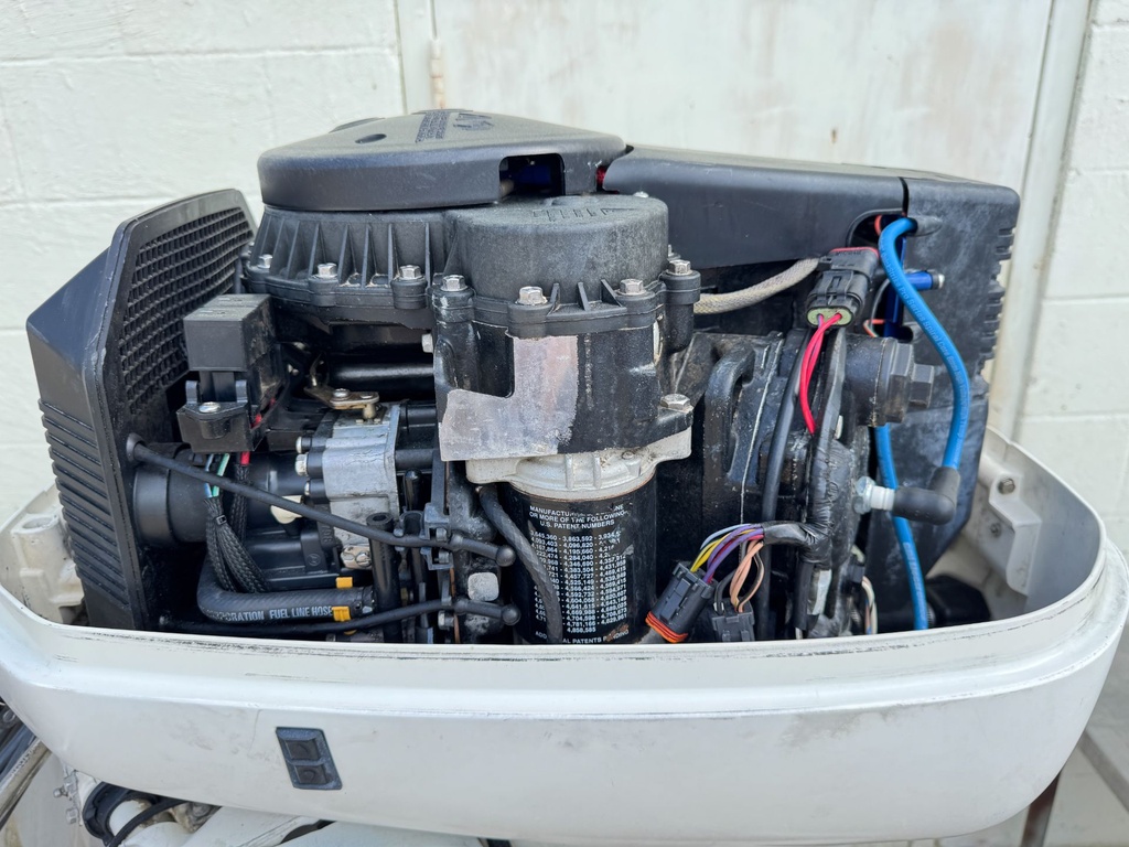2001 Johnson 115HP 2 Stroke Outboard Engine With 25" Shift - Good Condition