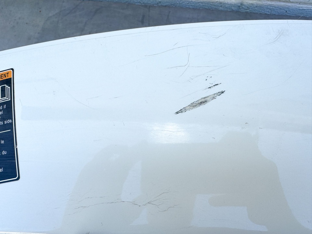 2017 Suzuki 115 HP 4 Stroke Outboard Lower Apron Cowling Port 61820-90J11-Y5S OEM