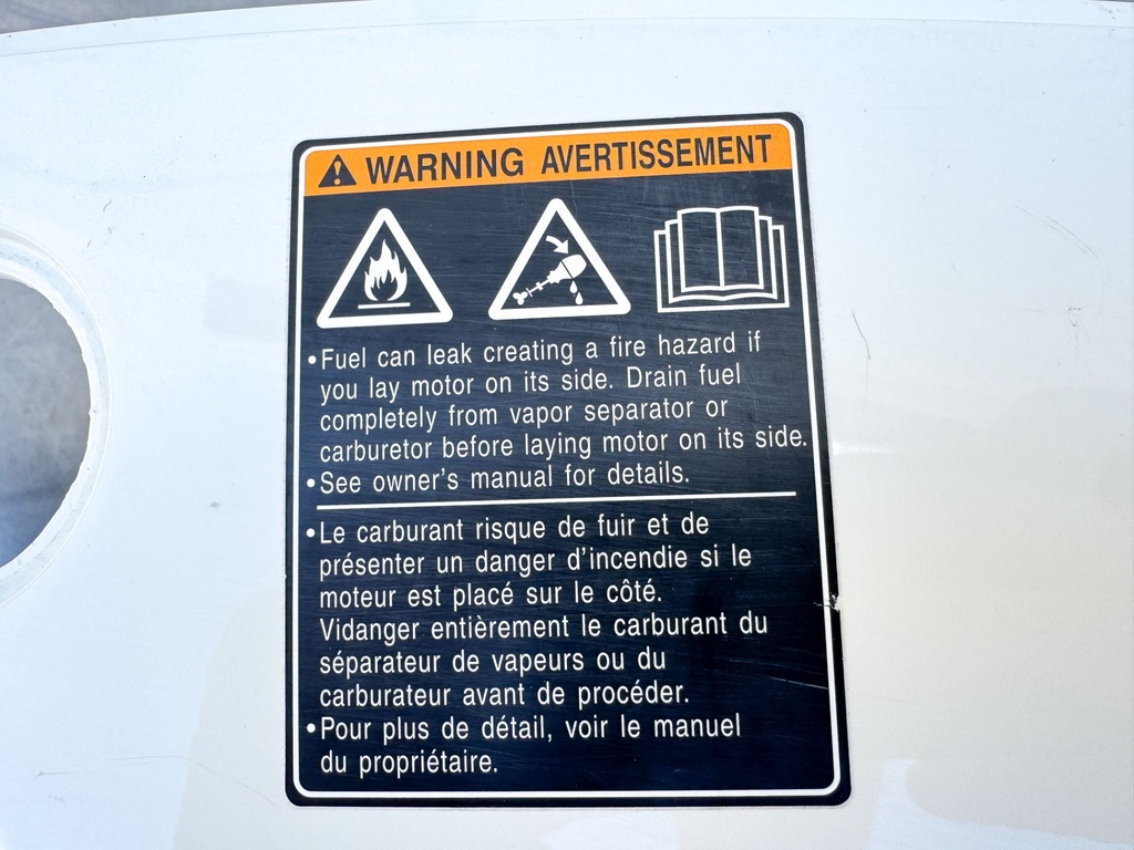 2017 Suzuki 115 HP 4 Stroke Outboard Lower Apron Cowling Port 61820-90J11-Y5S OEM