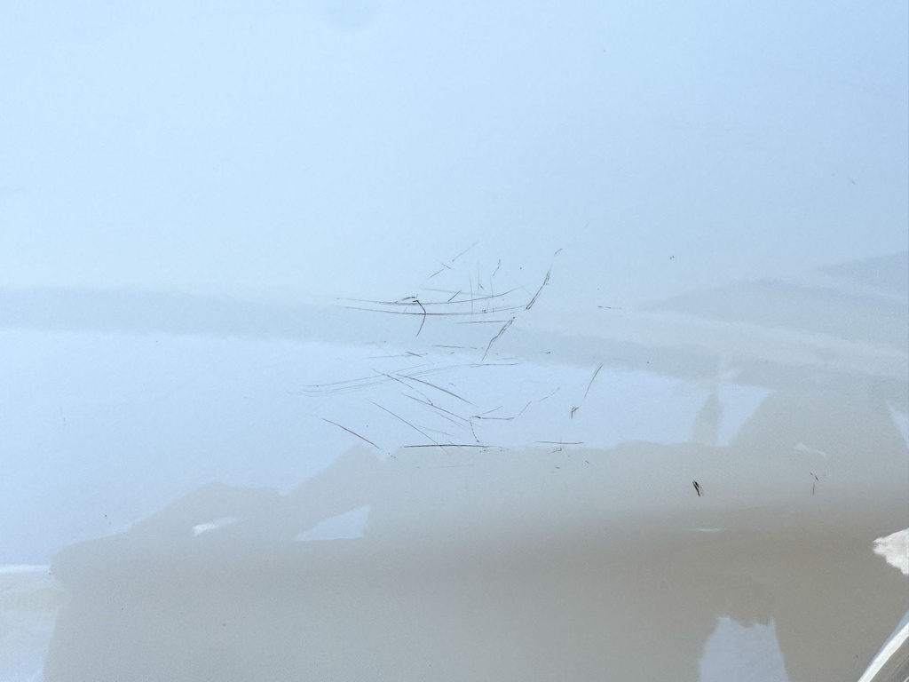 2017 Suzuki 115 HP 4 Stroke Outboard Lower Apron Cowling Starboard 61810-90J10-Y5S OEM