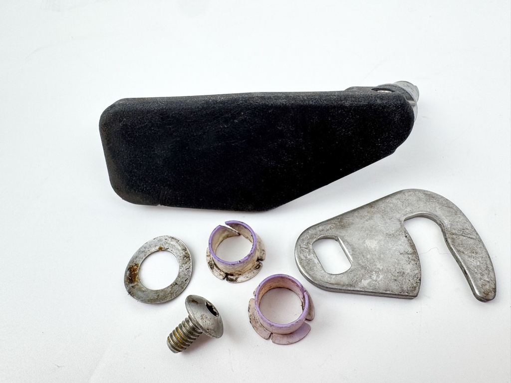 2008 Evinrude 300 HP 2 Stroke Outboard Rear Latch Handle 5005709 OEM