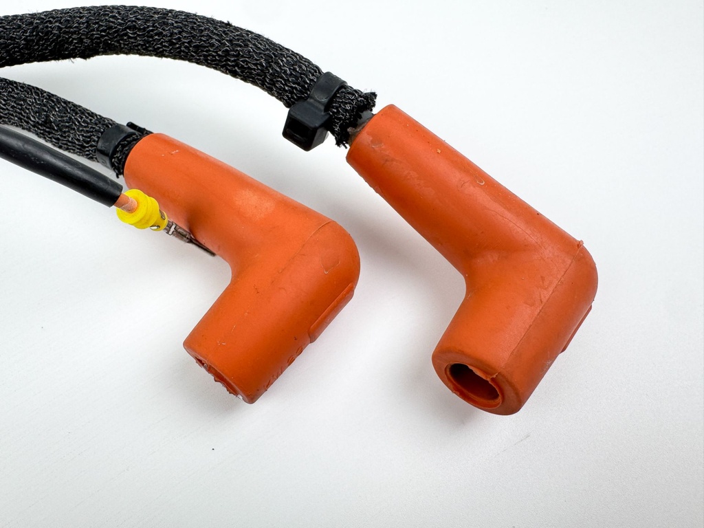 2008 Evinrude 300 HP 2 Stroke Outboard Ignition Coil Set 0586857 OEM