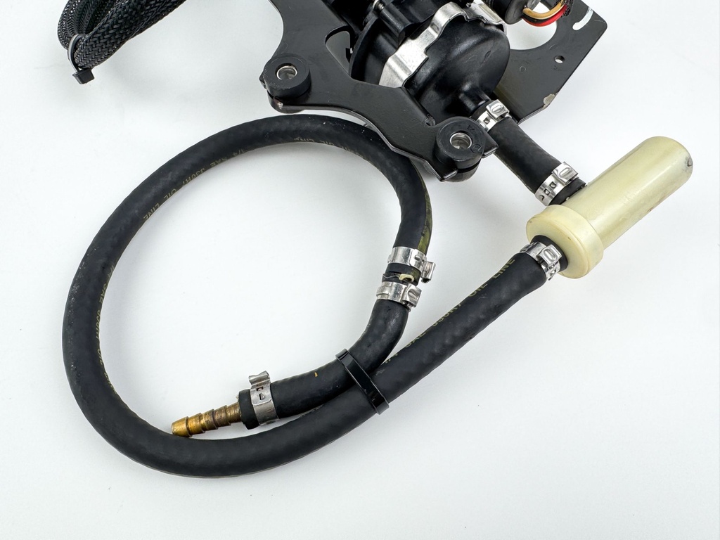 2008 Evinrude 300 HP 2 Stroke Outboard Oil Pump 5007639 OEM