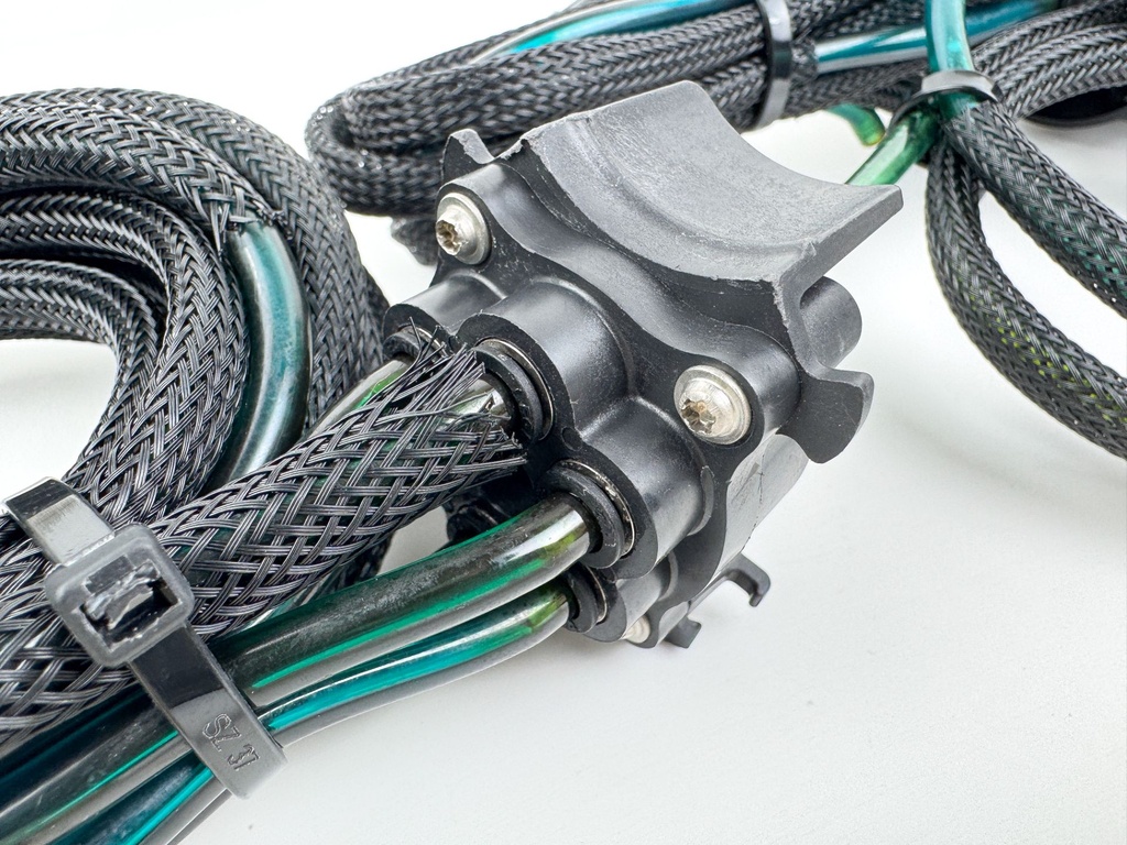 2008 Evinrude 300 HP 2 Stroke Outboard Oil Pump 5007639 OEM