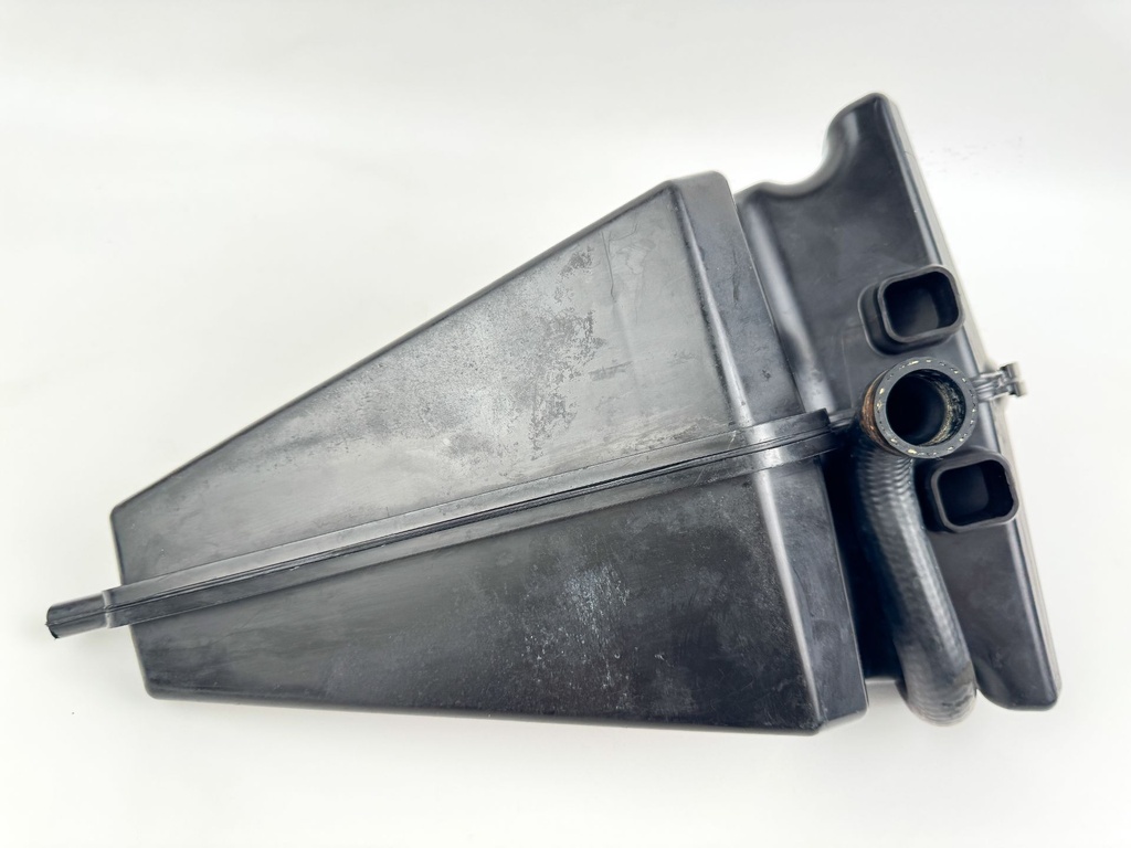 2008 Evinrude 300 HP 2 Stroke Outboard Muffler 5005699 OEM