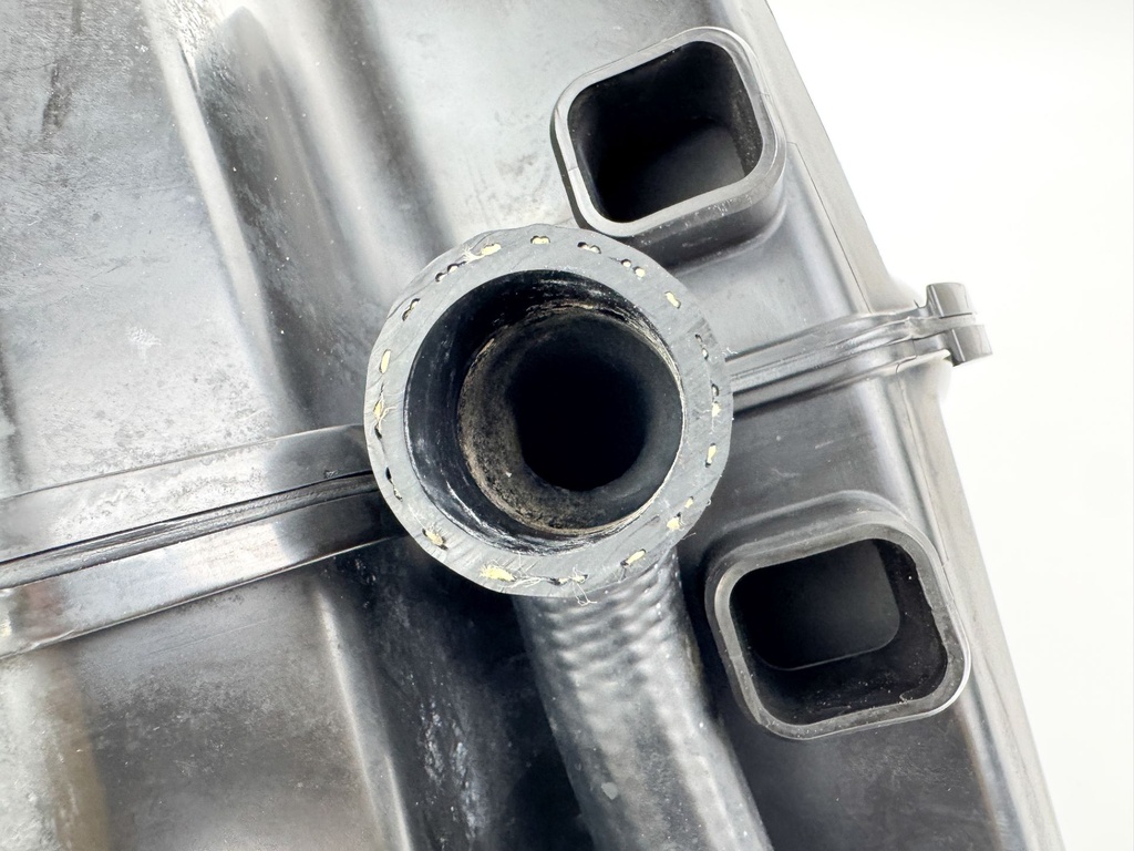 2008 Evinrude 300 HP 2 Stroke Outboard Muffler 5005699 OEM