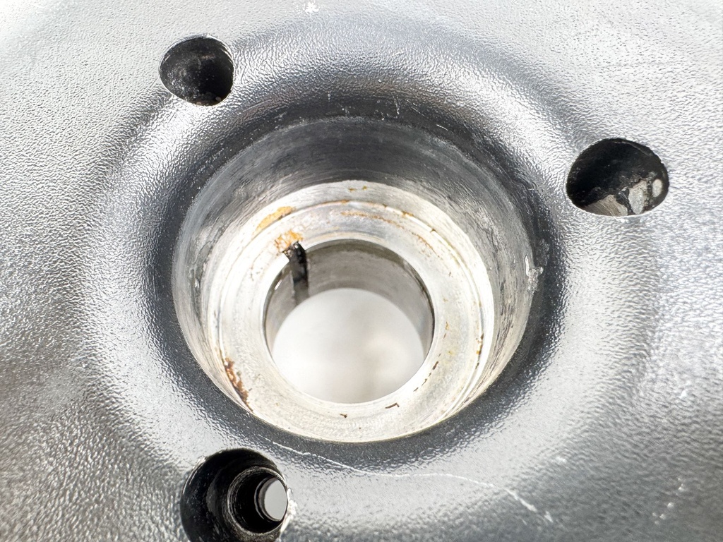 2008 Evinrude 300 HP 2 Stroke Outboard Flywheel 0586924 OEM