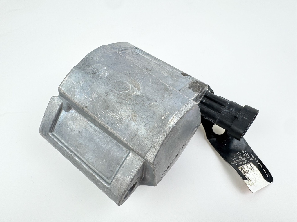 2008 Evinrude 300 HP 2 Stroke Outboard Port Side Fuel Injector 5007585 OEM