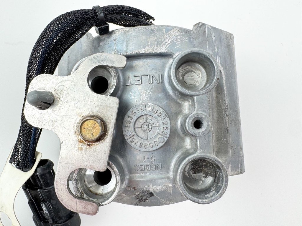 2008 Evinrude 300 HP 2 Stroke Outboard Port Side Fuel Injector 5007585 OEM