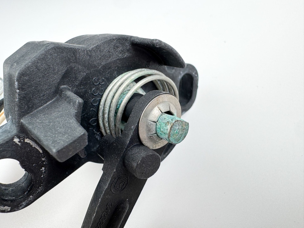 2008 Evinrude 300 HP 2 Stroke Outboard Power Trim Tilt Unit 5007662 OEM