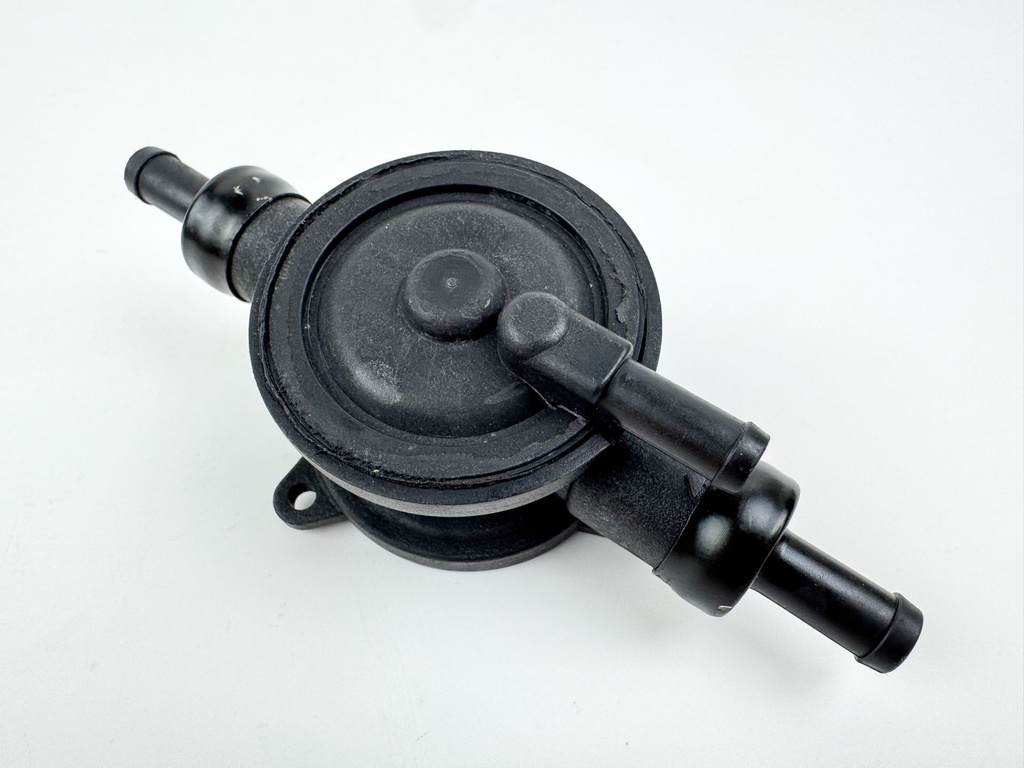 2008 Evinrude 300 HP 2 Stroke Outboard Fuel Lift Pump 5007580 OEM