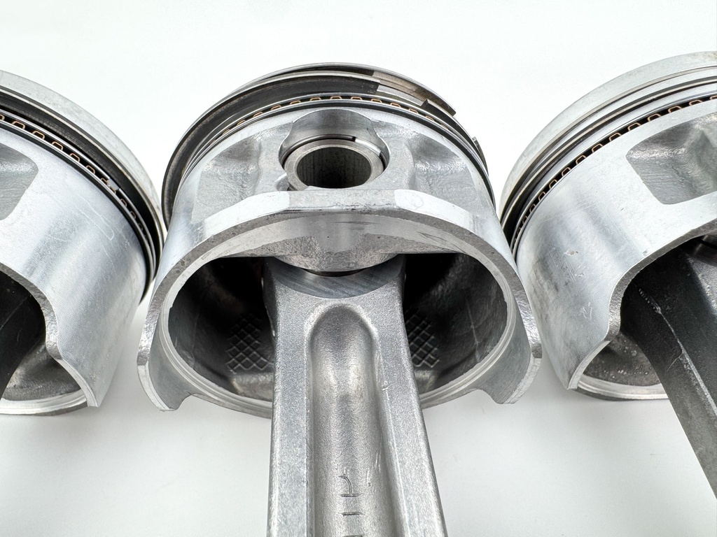 2007 Mercury 25 HP 4 Stroke Outboard Piston & Connecting Rod Set 834961T03 OEM