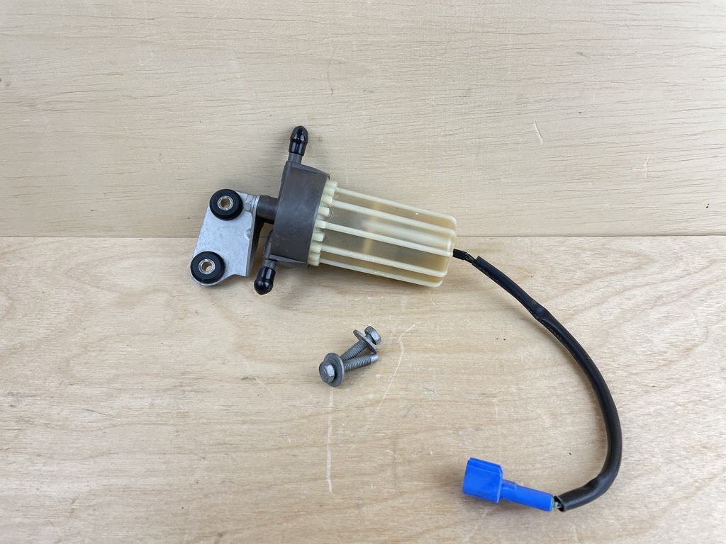 2011 Yamaha 150HP 4 Stroke Fuel Filter Assembly 6P3-24560-04-00