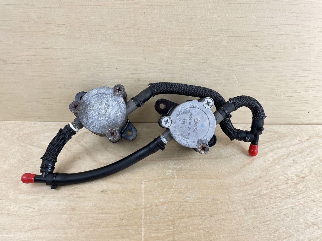 2011 Yamaha 150HP 4 Stroke Outboard Fuel Pump Assembly (2) 63P-24410-20-00