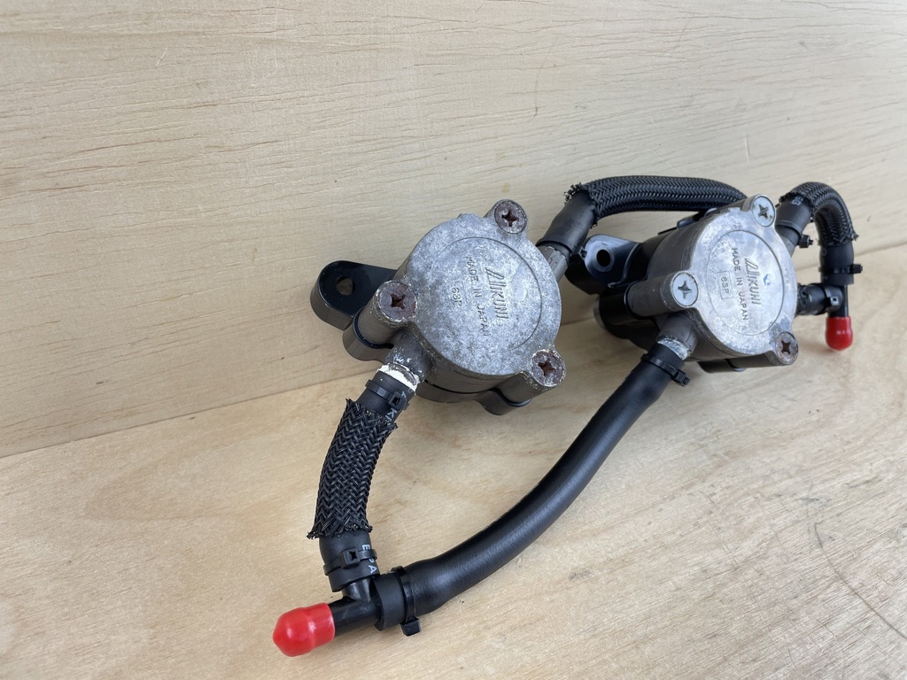 2011 Yamaha 150HP 4 Stroke Outboard Fuel Pump Assembly (2) 63P-24410-20-00