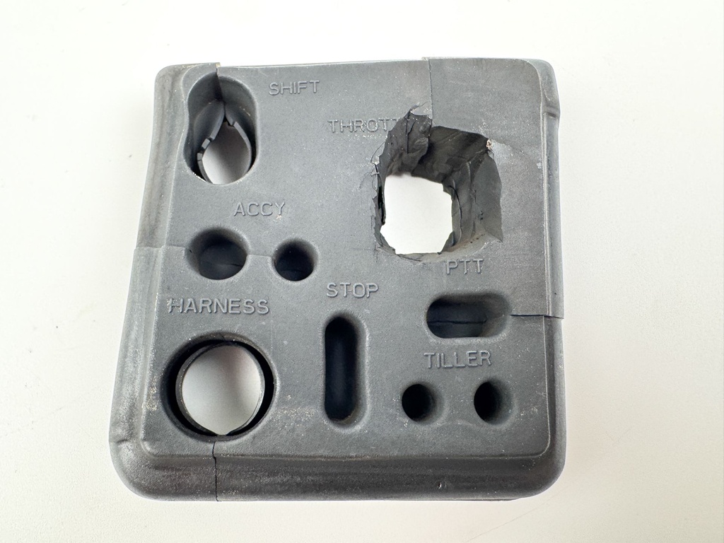 2007 Mercury 25 HP 4 Stroke Outboard Cable Cover Plate 896114 OEM