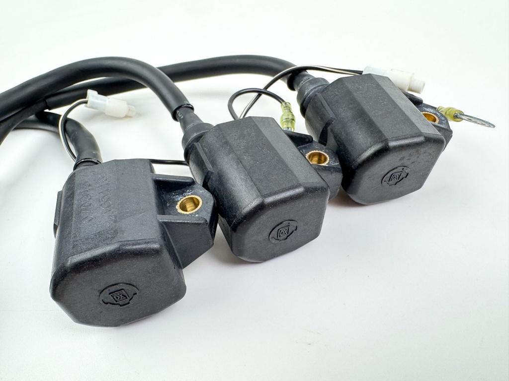 2007 Mercury 25 HP 4 Stroke Outboard Ignition Coil Set 898103T OEM