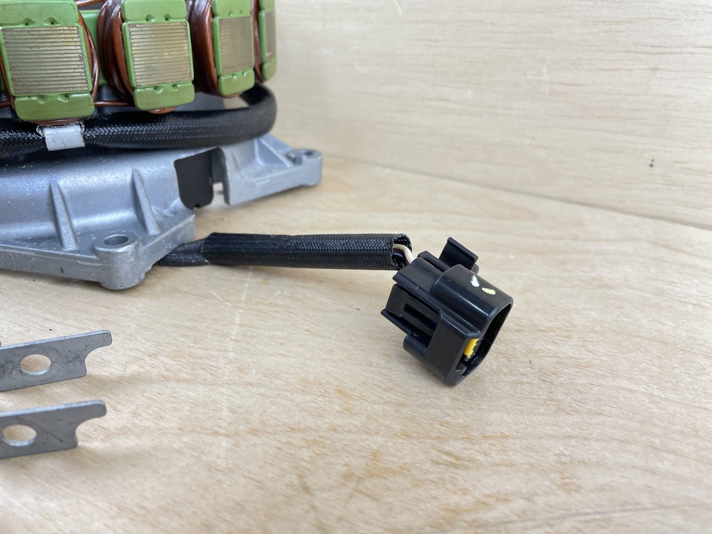 2011 Yamaha 150HP 4 Stroke Stator & Pulser Coil Base Assembly 63P-81460-00-00