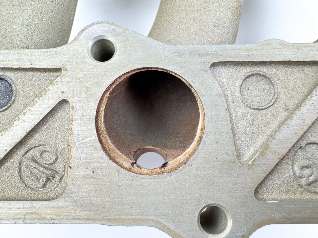 2007 Mercury 25 HP 4 Stroke Outboard Intake Manifold 898103T41 OEM