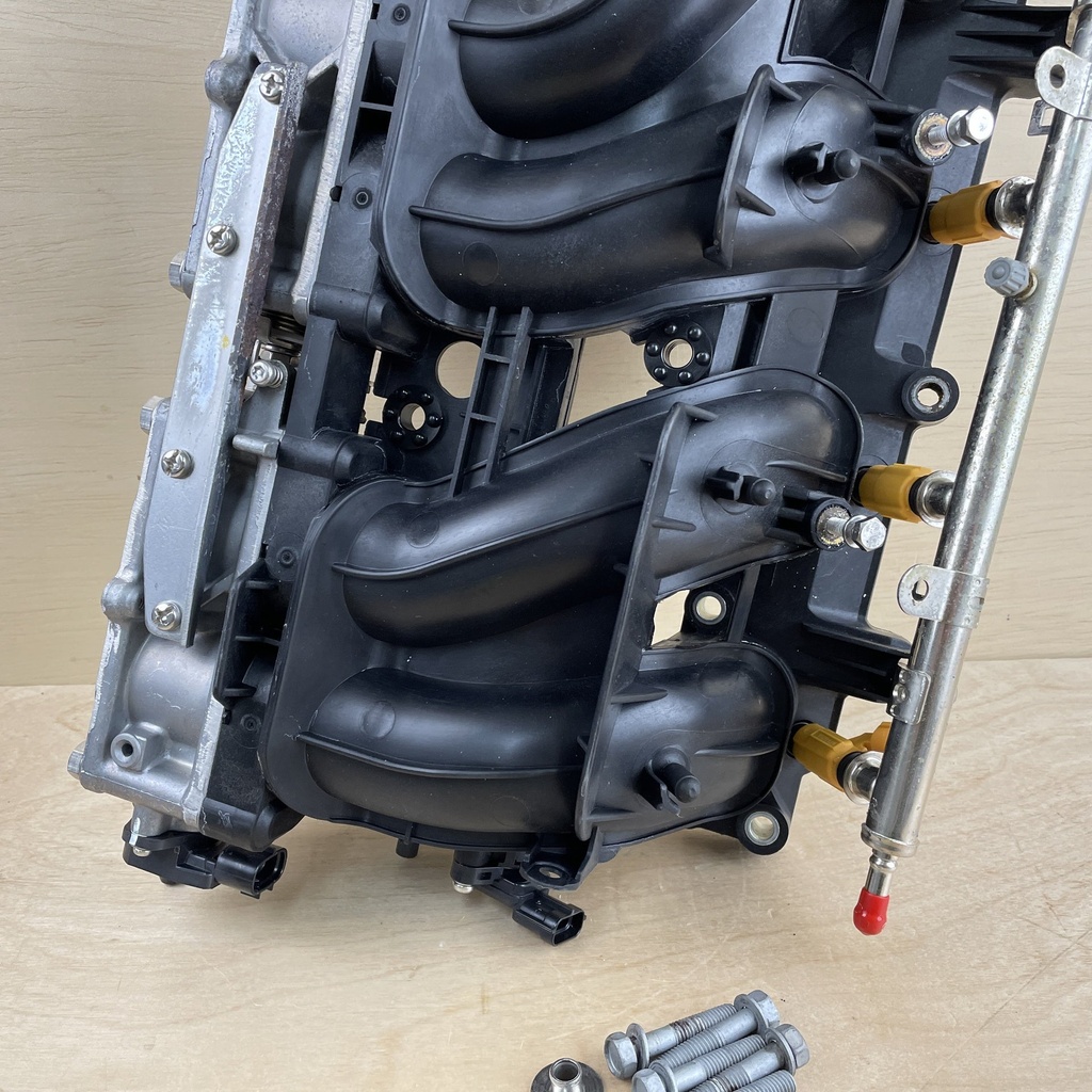 2011 Yamaha 150HP 4 Stroke Outboard Air Intake Assembly 63P-14200-42-00