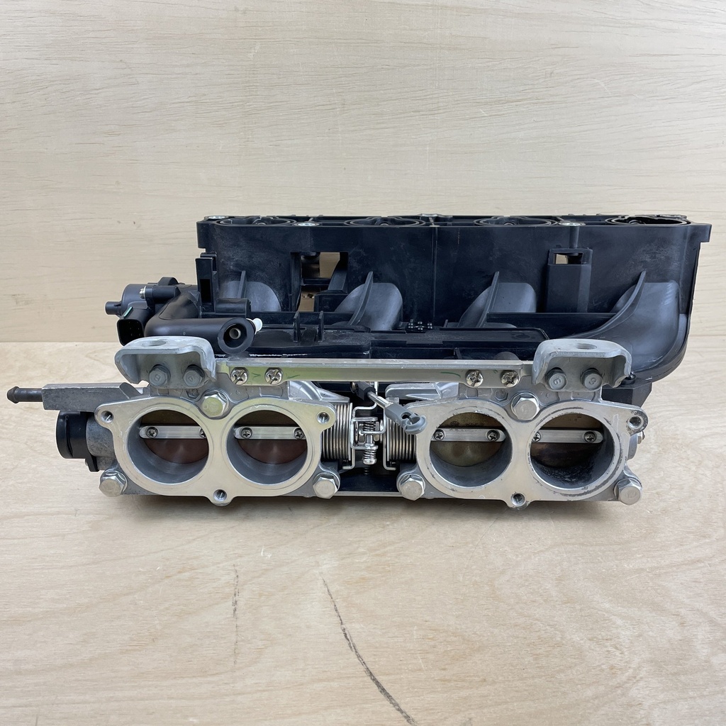 2011 Yamaha 150HP 4 Stroke Outboard Air Intake Assembly 63P-14200-42-00