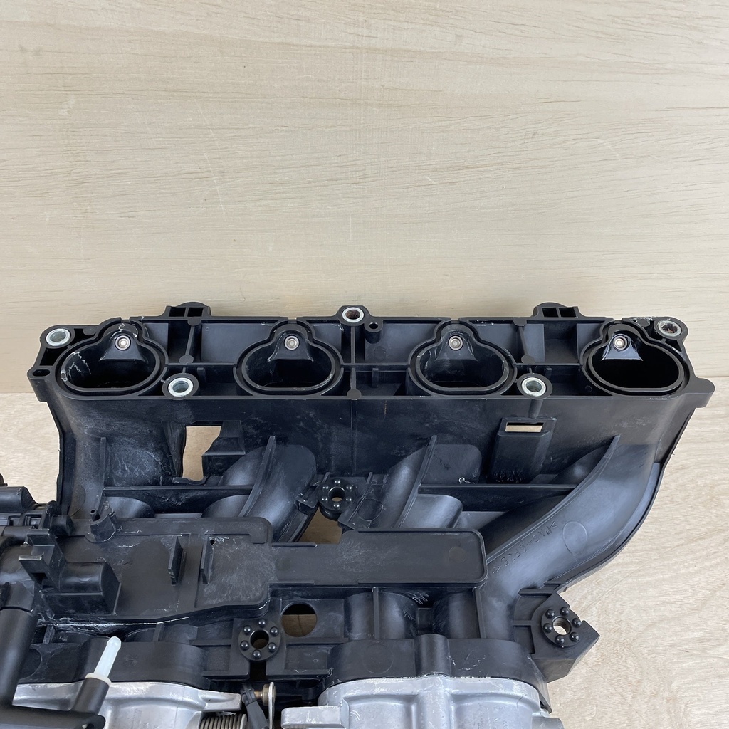 2011 Yamaha 150HP 4 Stroke Outboard Air Intake Assembly 63P-14200-42-00