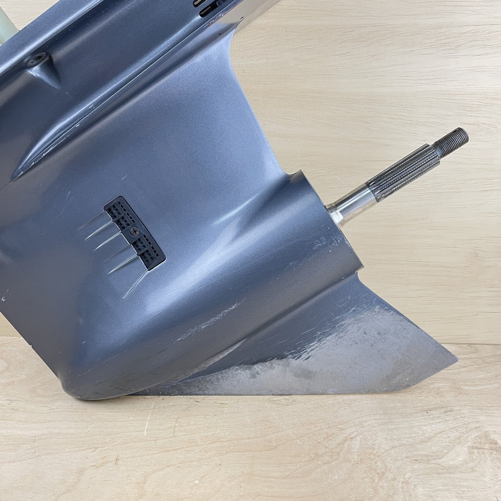 2011 Yamaha 150HP 4 Stroke 25" Lower Unit Gearcase RH 63P-45300-17-8D