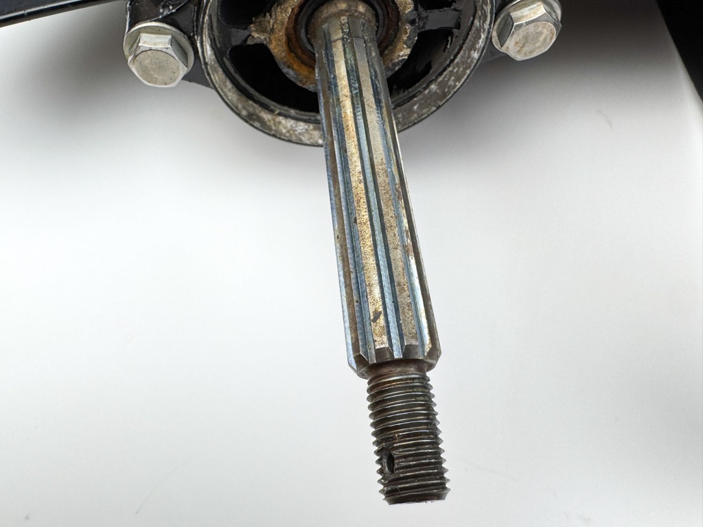 2007 Mercury 25 HP 4 Stroke Outboard 20" Long Lower Unit Gear Case 8M0070900