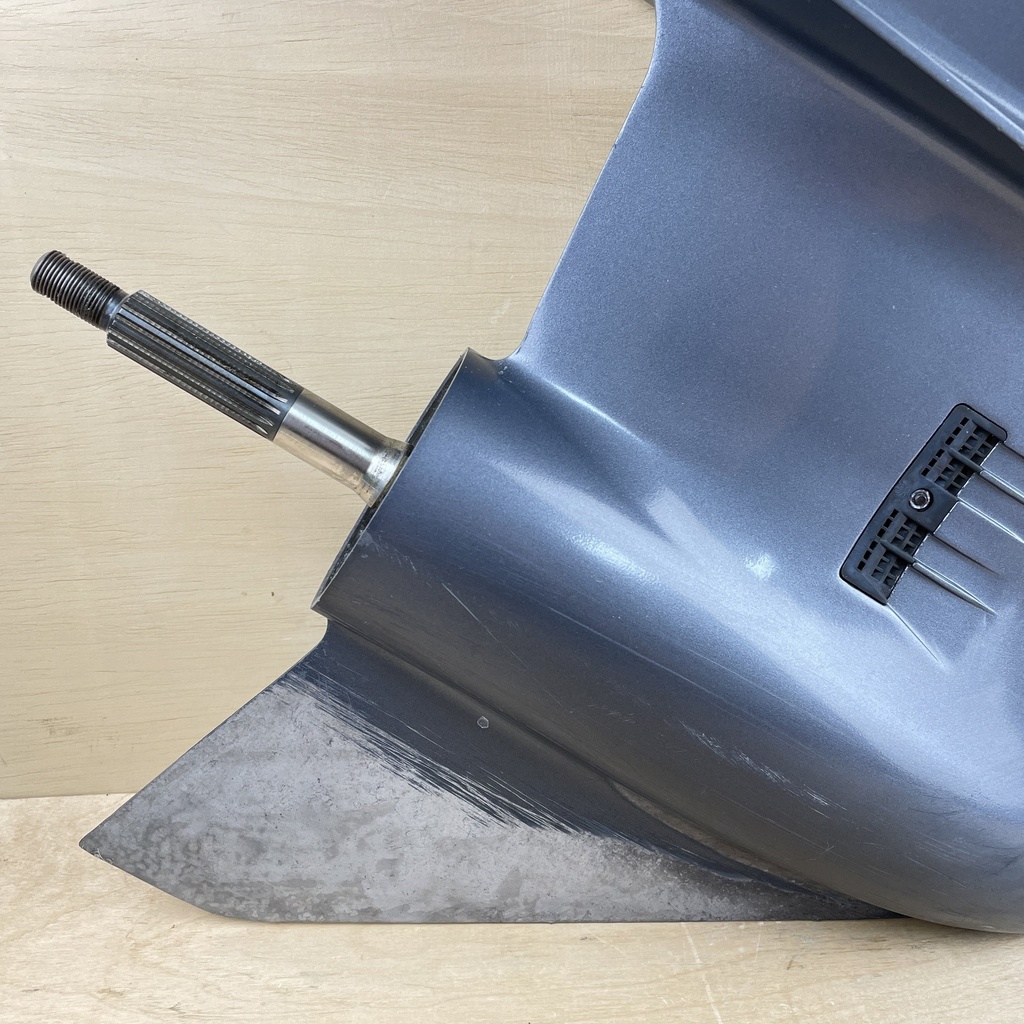 2011 Yamaha 150HP 4 Stroke 25" Lower Unit Gearcase RH 63P-45300-17-8D