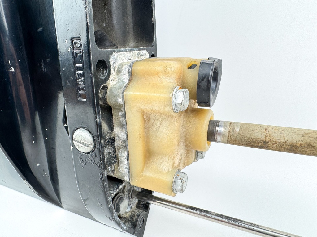 2007 Mercury 25 HP 4 Stroke Outboard 20" Long Lower Unit Gear Case 8M0070900